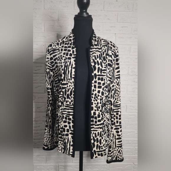 Blazer & Tank Top 2-Piece Coordinate Set, Animal Print - Picture 9 of 16
